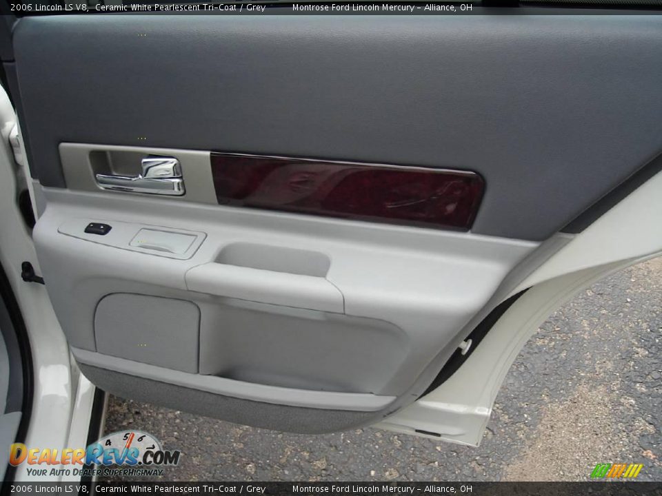 2006 Lincoln LS V8 Ceramic White Pearlescent Tri-Coat / Grey Photo #18