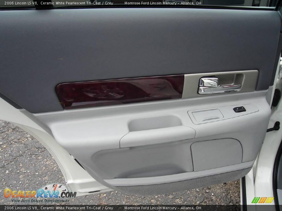 2006 Lincoln LS V8 Ceramic White Pearlescent Tri-Coat / Grey Photo #21