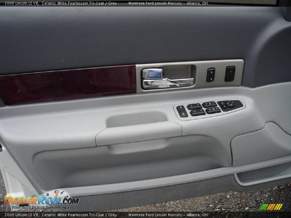 2006 Lincoln LS V8 Ceramic White Pearlescent Tri-Coat / Grey Photo #22