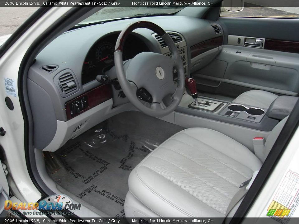 2006 Lincoln LS V8 Ceramic White Pearlescent Tri-Coat / Grey Photo #24