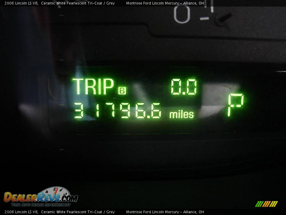 2006 Lincoln LS V8 Ceramic White Pearlescent Tri-Coat / Grey Photo #25