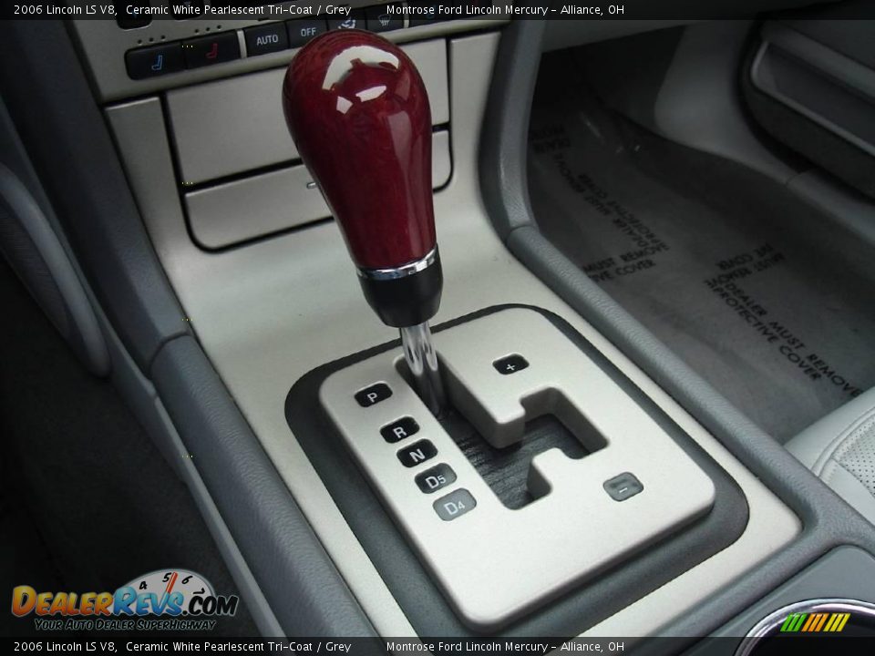 2006 Lincoln LS V8 Ceramic White Pearlescent Tri-Coat / Grey Photo #29