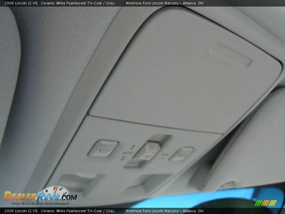 2006 Lincoln LS V8 Ceramic White Pearlescent Tri-Coat / Grey Photo #31