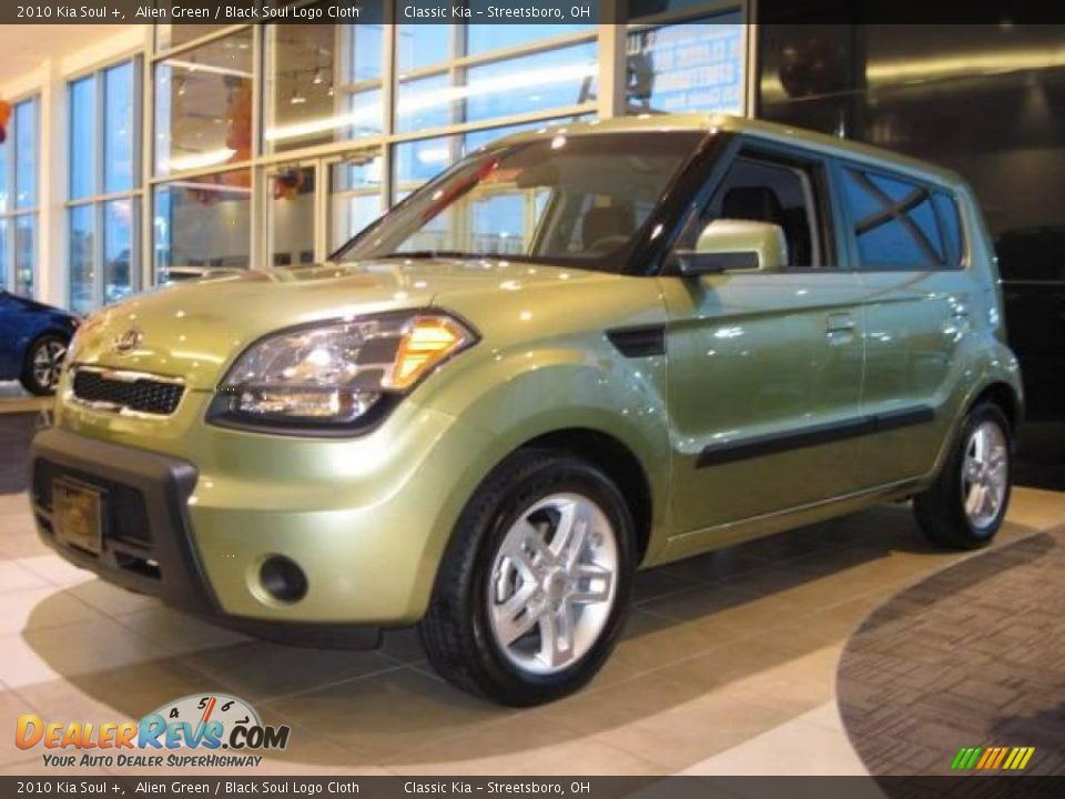 2010 Kia Soul + Alien Green / Black Soul Logo Cloth Photo #1
