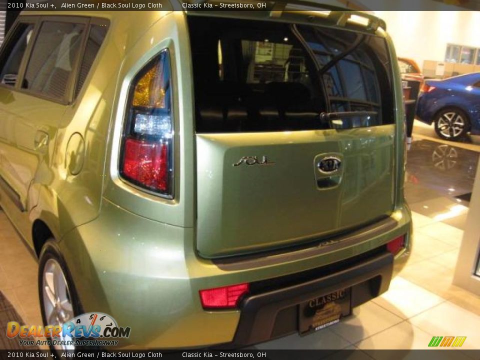 2010 Kia Soul + Alien Green / Black Soul Logo Cloth Photo #4