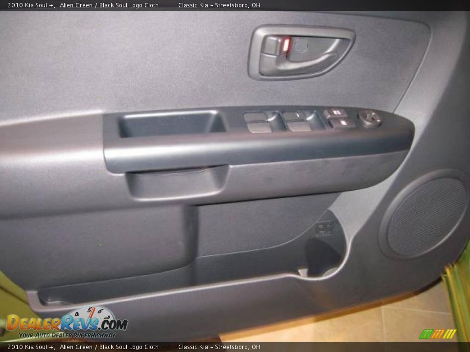 2010 Kia Soul + Alien Green / Black Soul Logo Cloth Photo #6