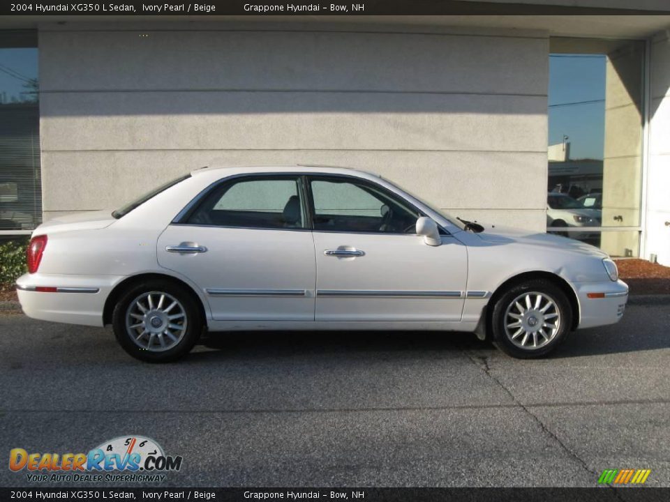 2004 Hyundai XG350 L Sedan Ivory Pearl / Beige Photo #2