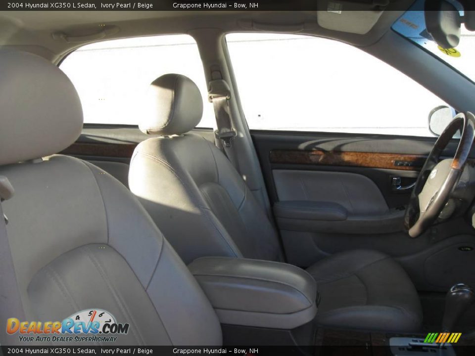 2004 Hyundai XG350 L Sedan Ivory Pearl / Beige Photo #6