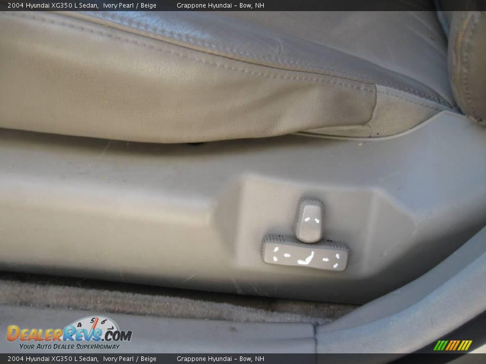 2004 Hyundai XG350 L Sedan Ivory Pearl / Beige Photo #8