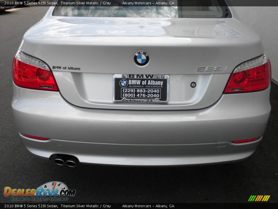 2010 BMW 5 Series 528i Sedan Titanium Silver Metallic / Gray Photo #4
