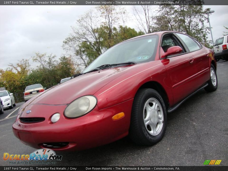 1997 Ford Taurus GL Toreador Red Metallic / Grey Photo #2