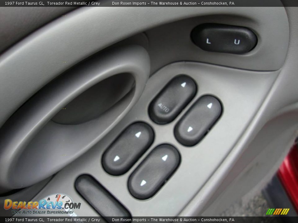 1997 Ford Taurus GL Toreador Red Metallic / Grey Photo #14