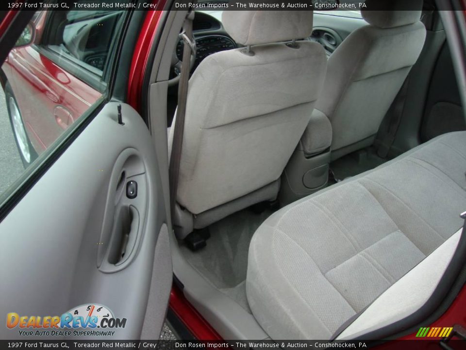 1997 Ford Taurus GL Toreador Red Metallic / Grey Photo #21