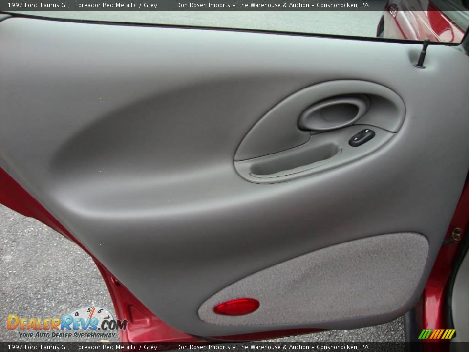 1997 Ford Taurus GL Toreador Red Metallic / Grey Photo #22