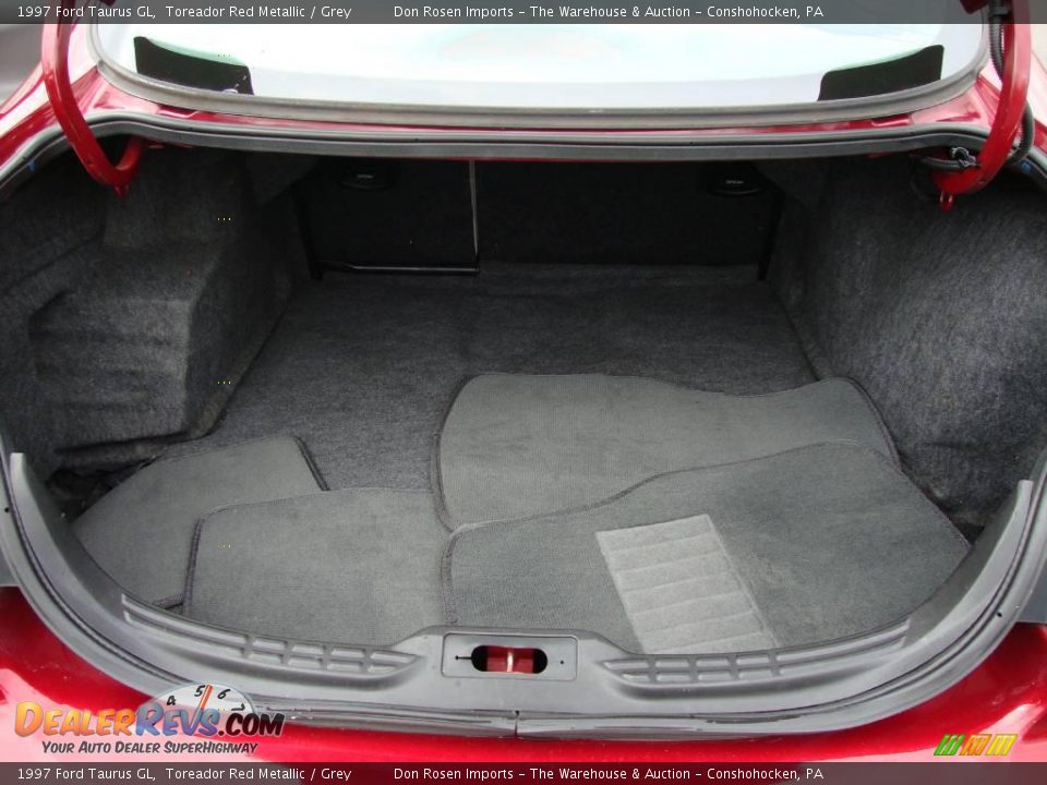 1997 Ford Taurus GL Toreador Red Metallic / Grey Photo #23