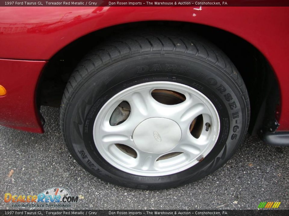 1997 Ford Taurus GL Toreador Red Metallic / Grey Photo #26