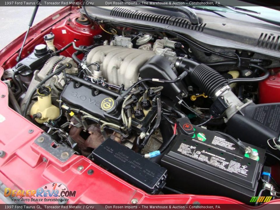 1997 Ford Taurus GL Toreador Red Metallic / Grey Photo #31