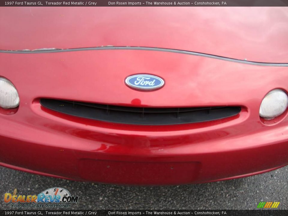 1997 Ford Taurus GL Toreador Red Metallic / Grey Photo #32