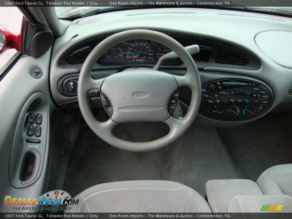 1997 Ford Taurus GL Toreador Red Metallic / Grey Photo #34