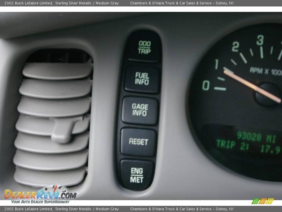 2002 Buick LeSabre Limited Sterling Silver Metallic / Medium Gray Photo #9