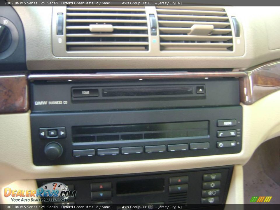 2002 BMW 5 Series 525i Sedan Oxford Green Metallic / Sand Photo #16