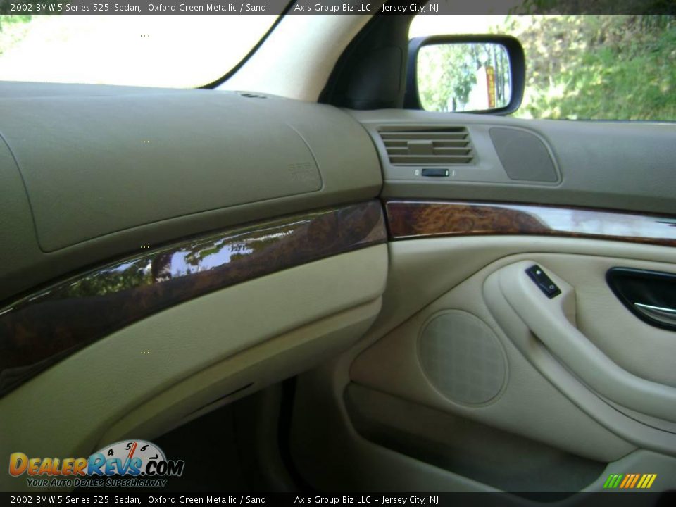2002 BMW 5 Series 525i Sedan Oxford Green Metallic / Sand Photo #17