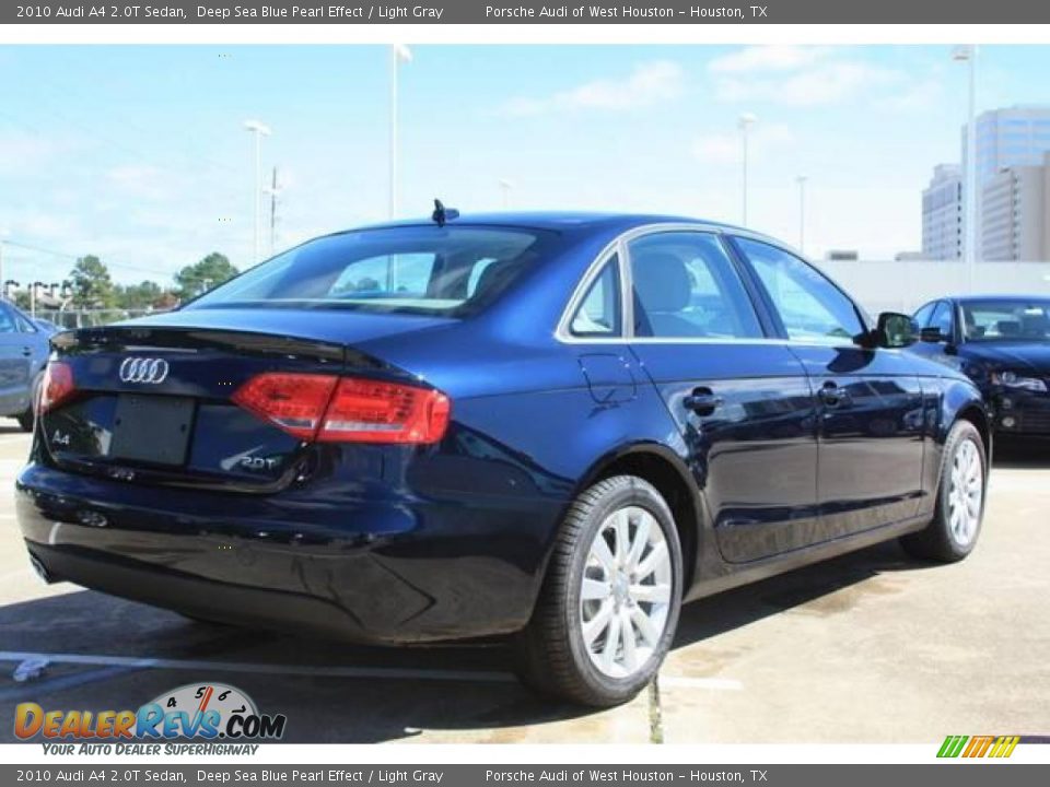 2010 Audi A4 2.0T Sedan Deep Sea Blue Pearl Effect / Light Gray Photo #3