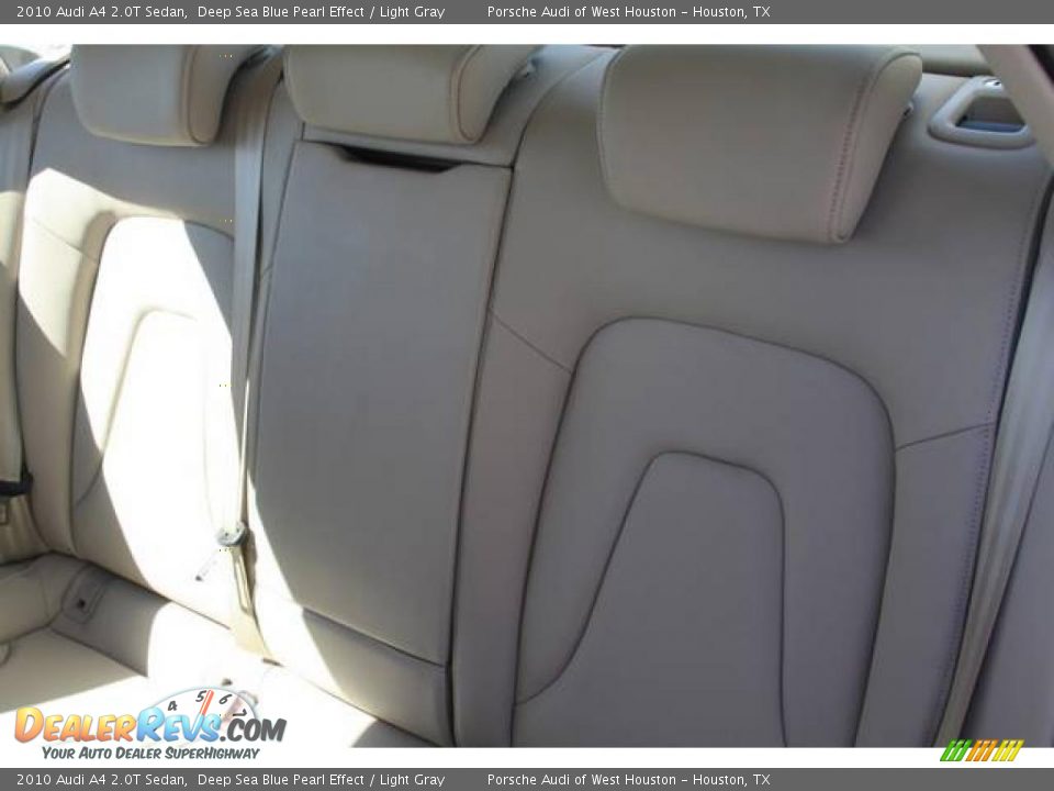 2010 Audi A4 2.0T Sedan Deep Sea Blue Pearl Effect / Light Gray Photo #7