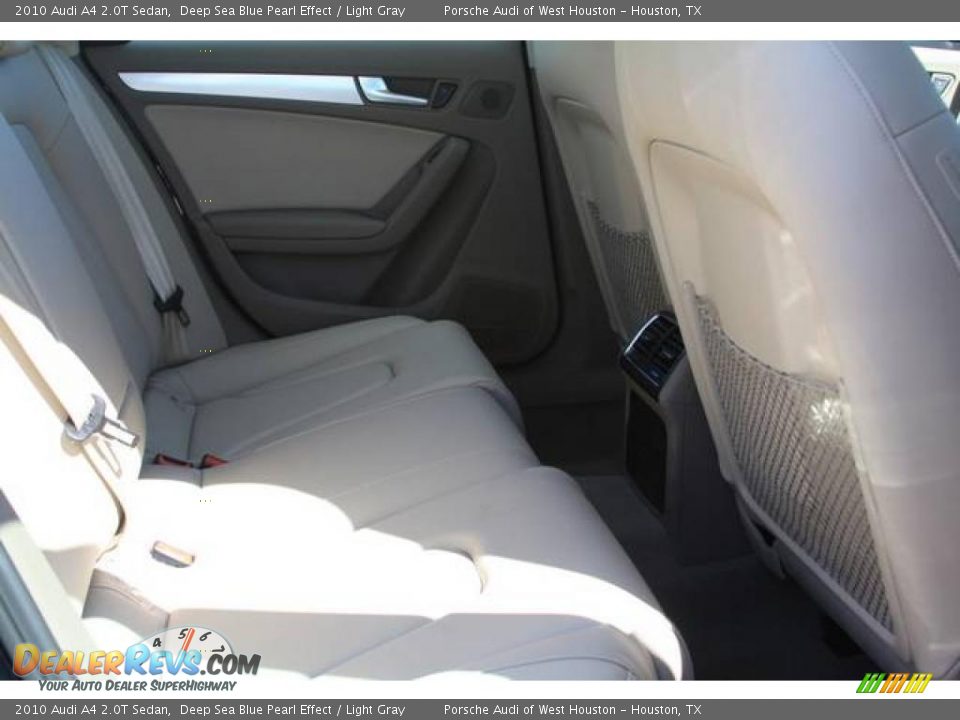 2010 Audi A4 2.0T Sedan Deep Sea Blue Pearl Effect / Light Gray Photo #11