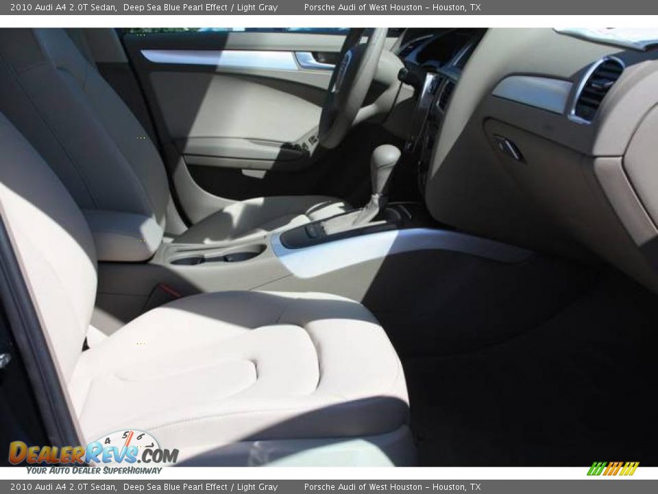 2010 Audi A4 2.0T Sedan Deep Sea Blue Pearl Effect / Light Gray Photo #13