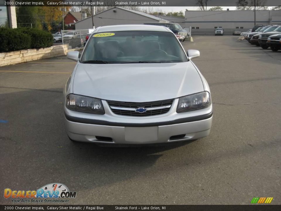 2000 Chevrolet Impala Galaxy Silver Metallic / Regal Blue Photo #4