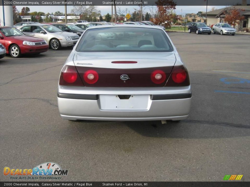 2000 Chevrolet Impala Galaxy Silver Metallic / Regal Blue Photo #11