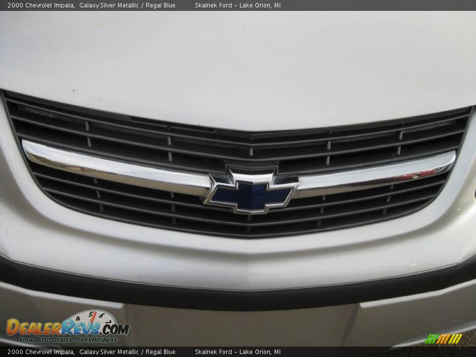 2000 Chevrolet Impala Galaxy Silver Metallic / Regal Blue Photo #19