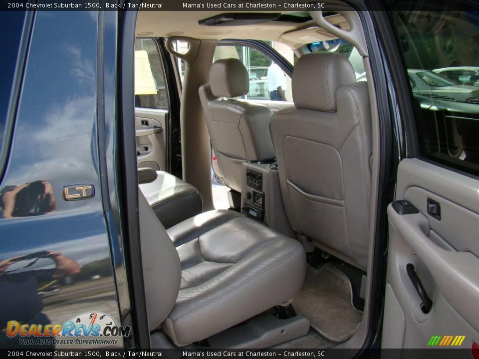 2004 Chevrolet Suburban 1500 Black / Tan/Neutral Photo #13