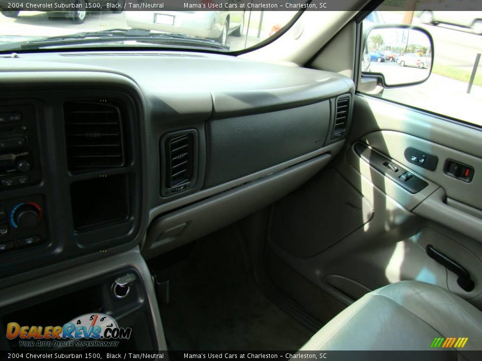 2004 Chevrolet Suburban 1500 Black / Tan/Neutral Photo #17