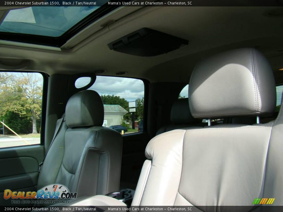 2004 Chevrolet Suburban 1500 Black / Tan/Neutral Photo #30