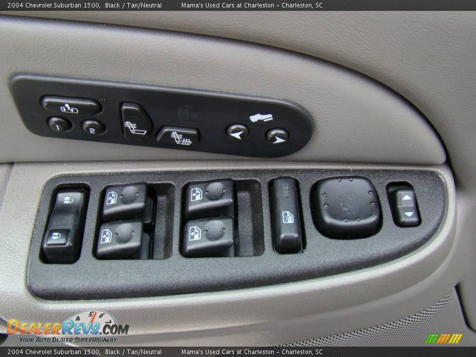 2004 Chevrolet Suburban 1500 Black / Tan/Neutral Photo #33