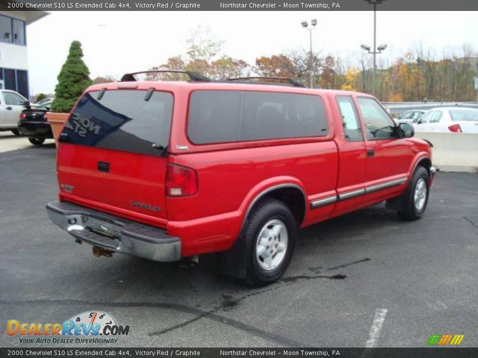 2000 Chevrolet S10 LS Extended Cab 4x4 Victory Red / Graphite Photo #3