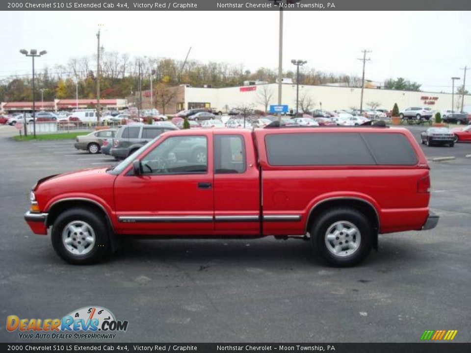 2000 Chevrolet S10 LS Extended Cab 4x4 Victory Red / Graphite Photo #6