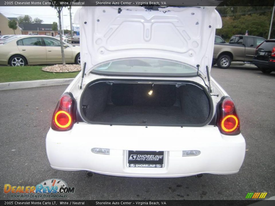 2005 Chevrolet Monte Carlo LT White / Neutral Photo #10
