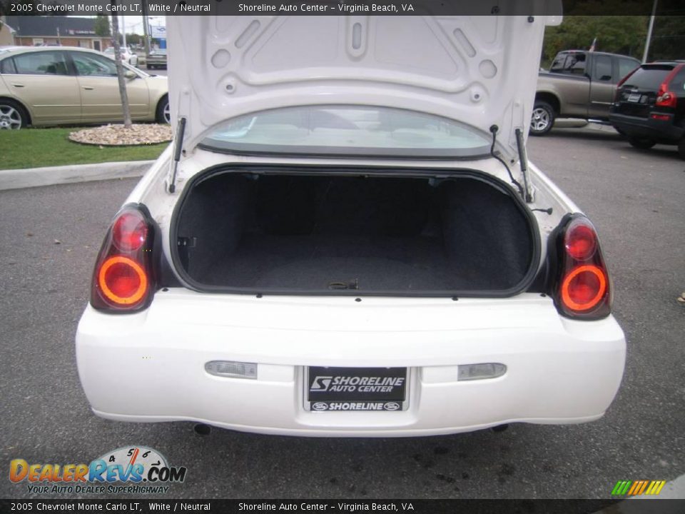 2005 Chevrolet Monte Carlo LT White / Neutral Photo #11
