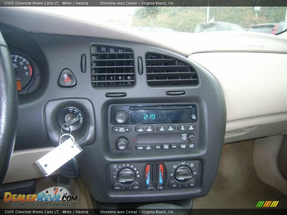 2005 Chevrolet Monte Carlo LT White / Neutral Photo #16