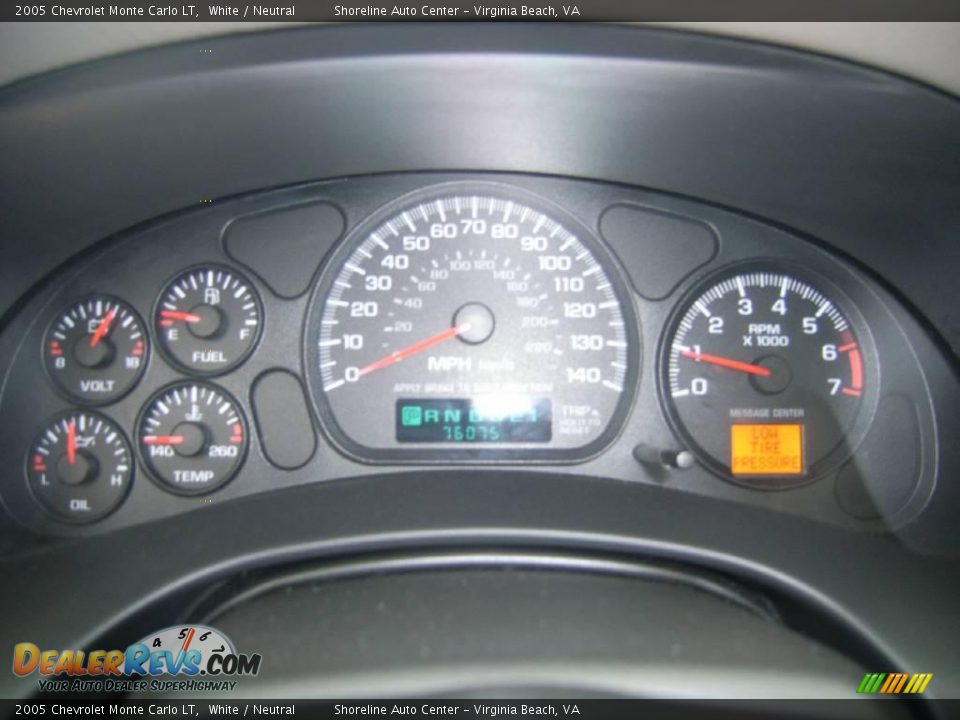 2005 Chevrolet Monte Carlo LT White / Neutral Photo #17