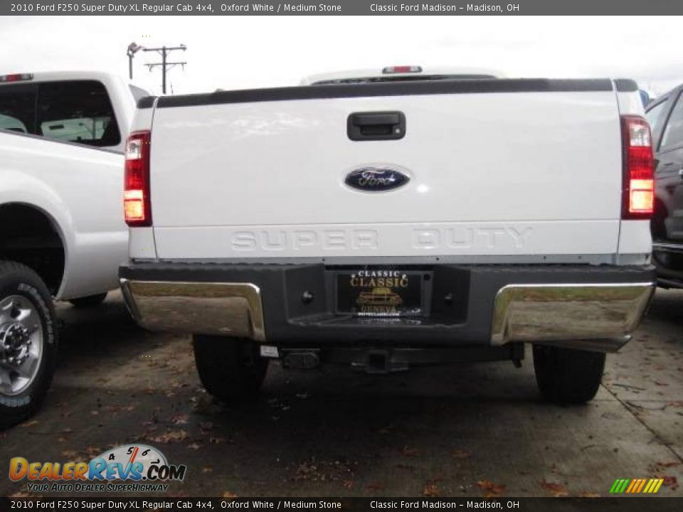 2010 Ford F250 Super Duty XL Regular Cab 4x4 Oxford White / Medium Stone Photo #4