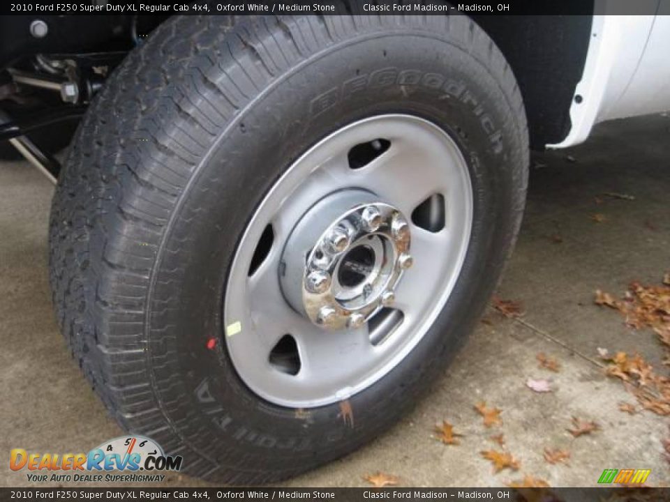 2010 Ford F250 Super Duty XL Regular Cab 4x4 Oxford White / Medium Stone Photo #5