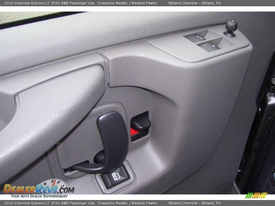 2010 Chevrolet Express LT 1500 AWD Passenger Van Graystone Metallic / Medium Pewter Photo #25