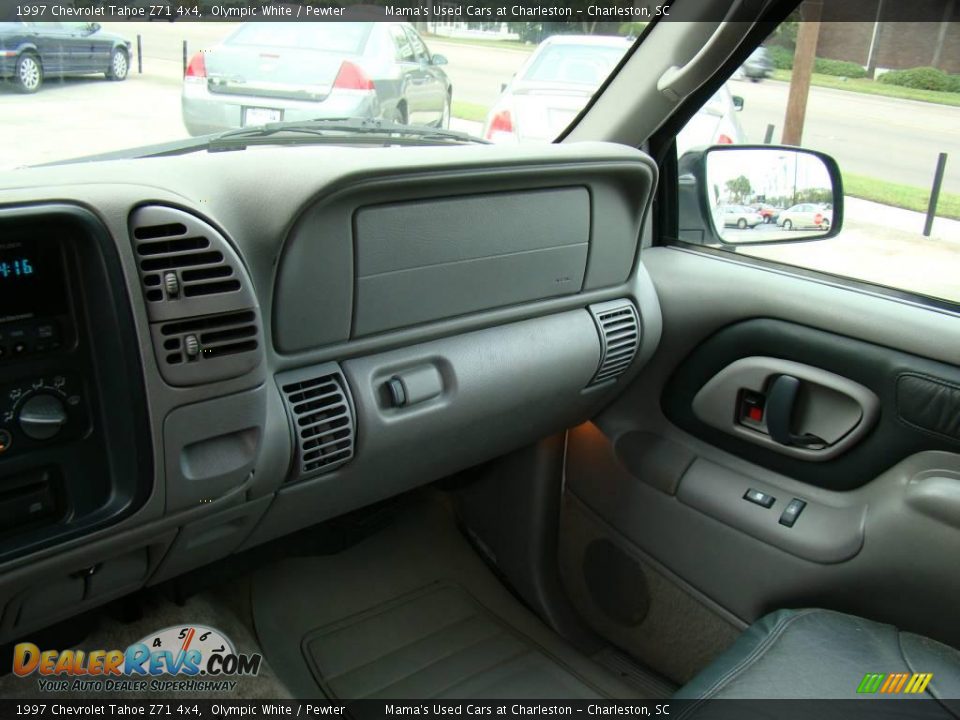 1997 Chevrolet Tahoe Z71 4x4 Olympic White / Pewter Photo #13
