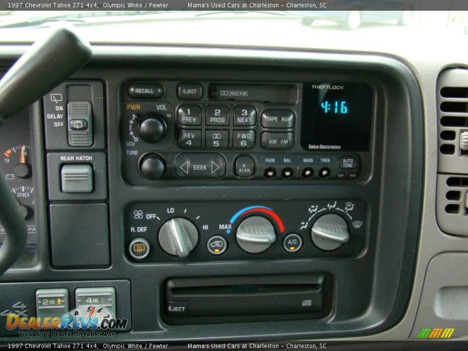 1997 Chevrolet Tahoe Z71 4x4 Olympic White / Pewter Photo #14