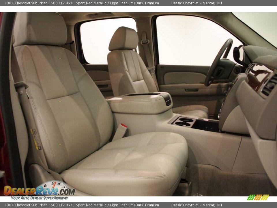 2007 Chevrolet Suburban 1500 LTZ 4x4 Sport Red Metallic / Light Titanium/Dark Titanium Photo #16