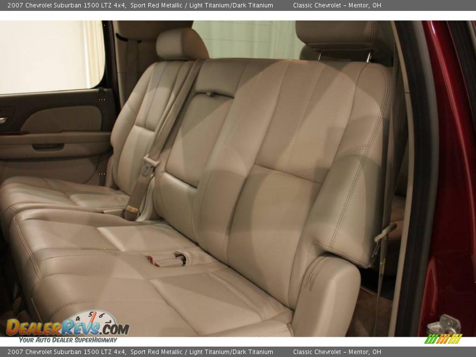 2007 Chevrolet Suburban 1500 LTZ 4x4 Sport Red Metallic / Light Titanium/Dark Titanium Photo #19
